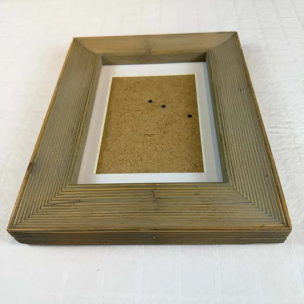 Wilton Industries Ribbed Barnwood Frame 5x7*
